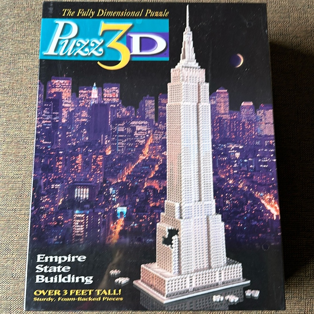 3D puzzle , NEW IN BOX, in plastic . Super challenging , Empire State Building
